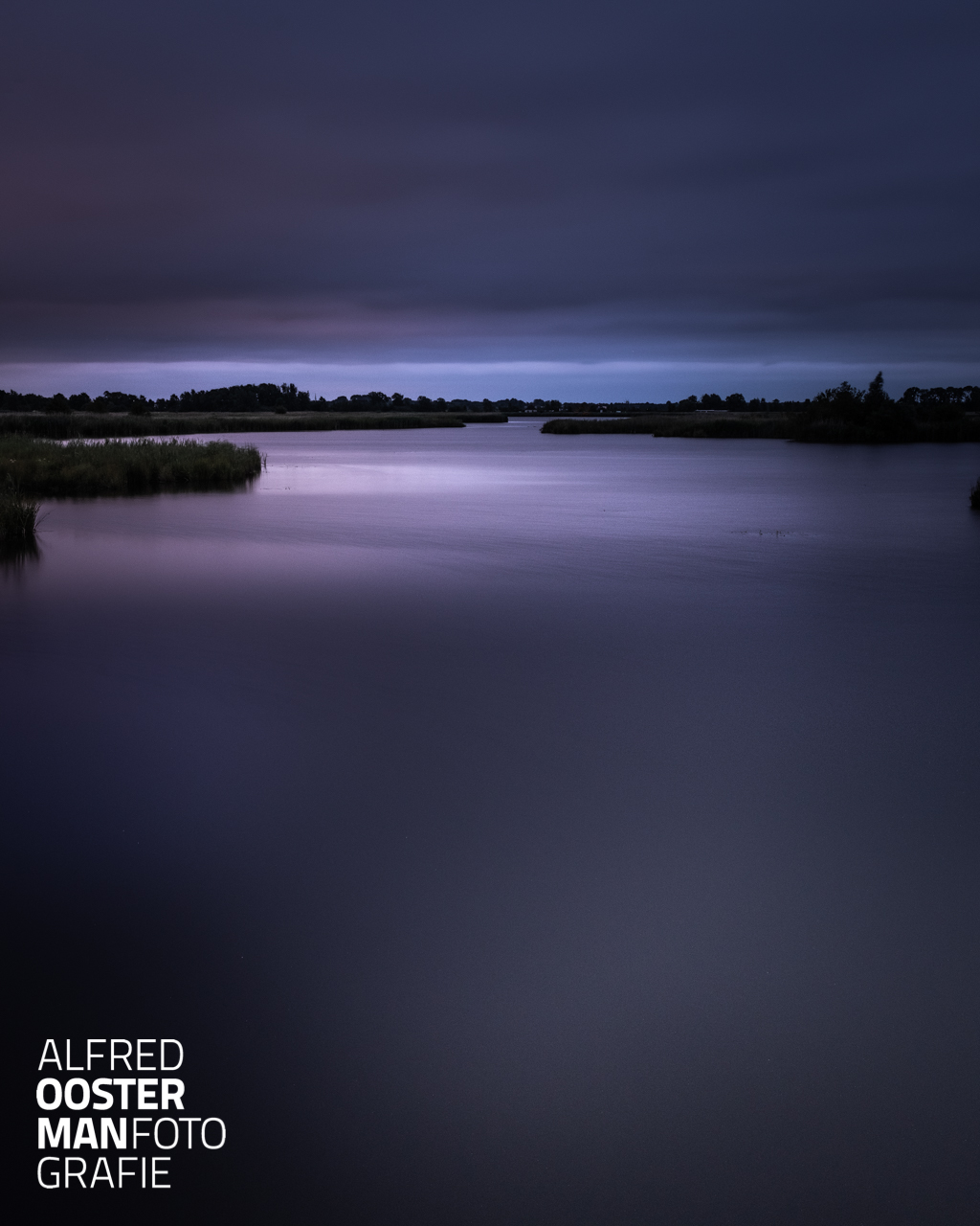 Het begin van de dag fotograferen in de Onlanden. Mooie kleuren en structuren duiken op als je gaat fotograferen met weinig licht.